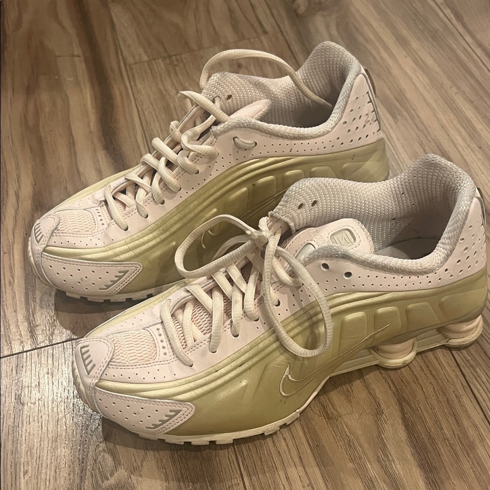 Nike Women's Beige and Olive Sneakers